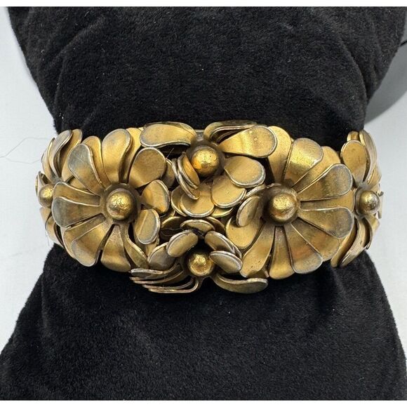Vintage Jewelry - Vintage 1940's Brass Floral Cuff Hinged Clamper Bracelet Antique Costume Jewelry